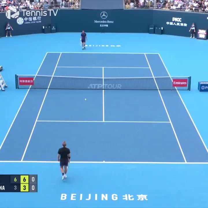 西班牙网球队翻盘世界网球队,梅德韦杰夫完成帽子戏法的简单介绍 西班牙网球队翻盘世界网球队,梅德韦杰夫完成帽子戏法的简单介绍