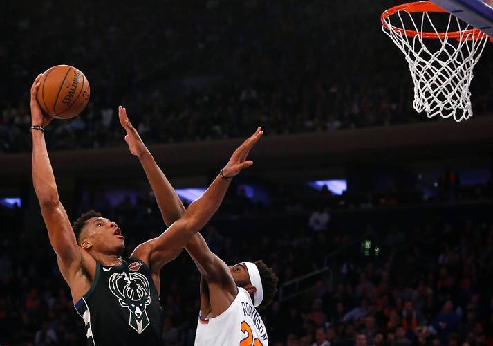 雄鹿鏖战尼克斯,乔治统治全场的简单介绍 雄鹿鏖战尼克斯,乔治统治全场的简单介绍