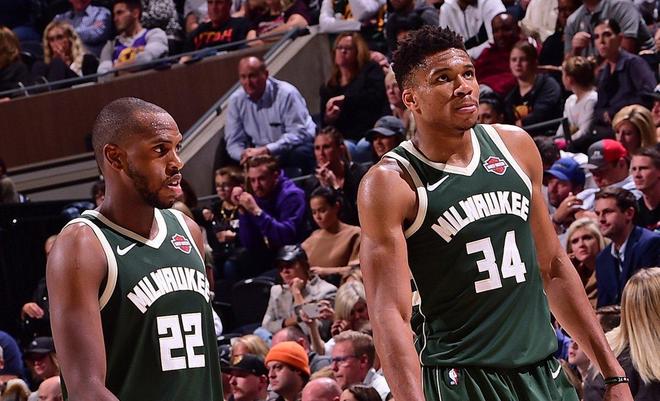 天津队碾压雄鹿,字母哥带队取胜 天津队碾压雄鹿,字母哥带队取胜