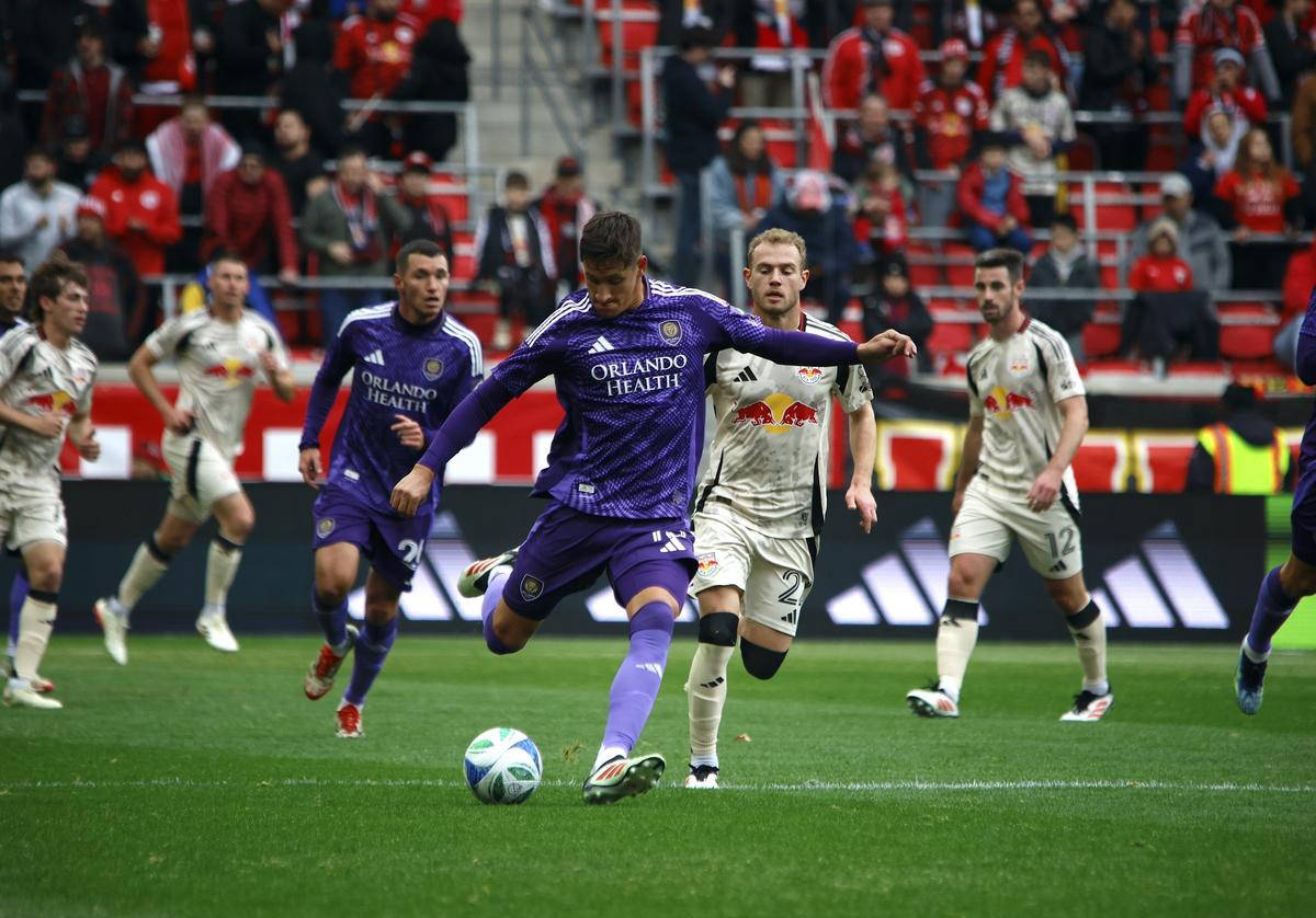 包含莱加内斯主场战胜皇家社会，实现成功的词条