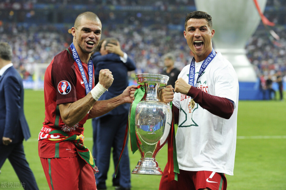 法国队取得关键胜利，夺取胜利晋级