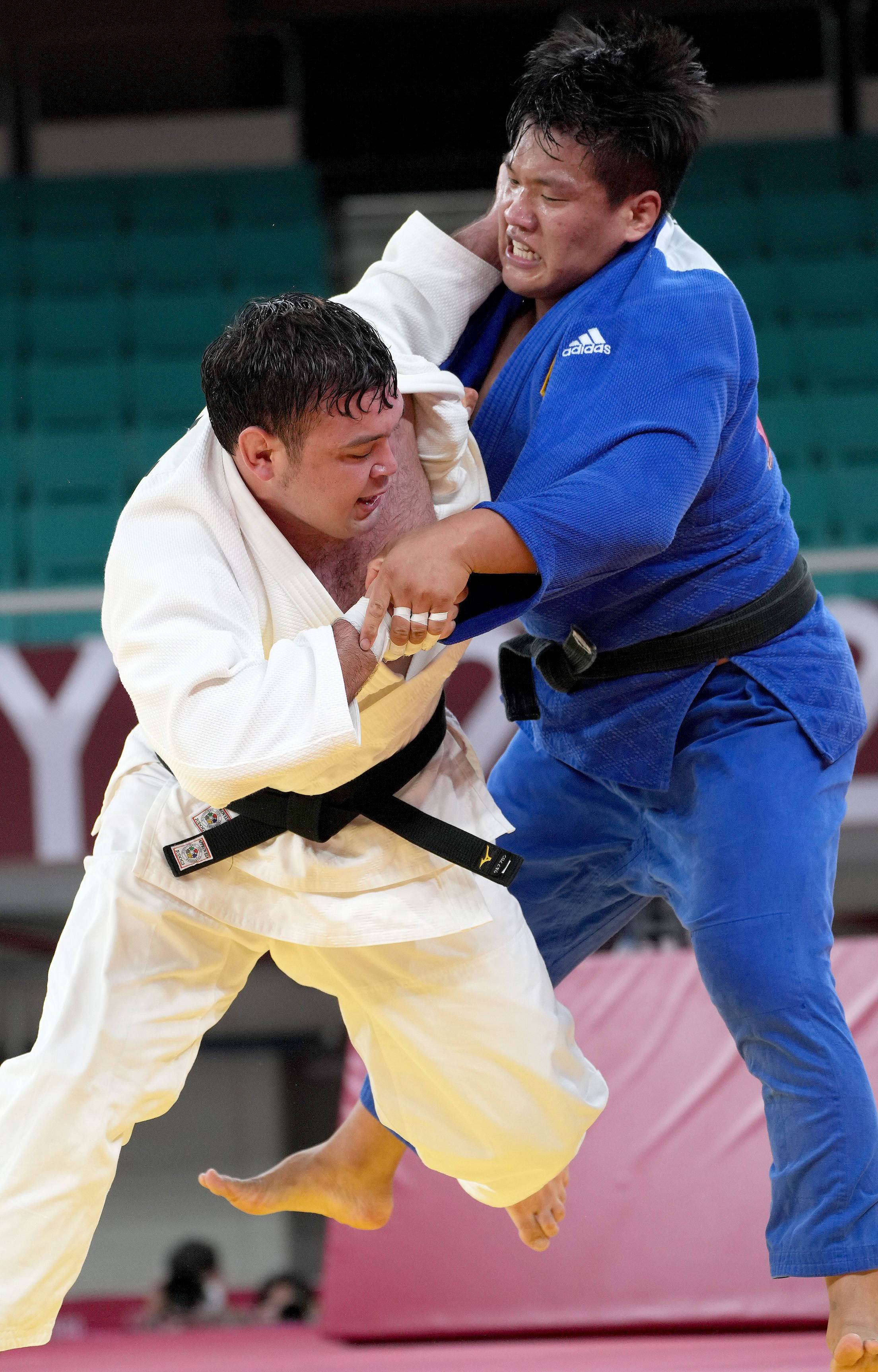 希腊运动员成功夺得柔道项目冠军