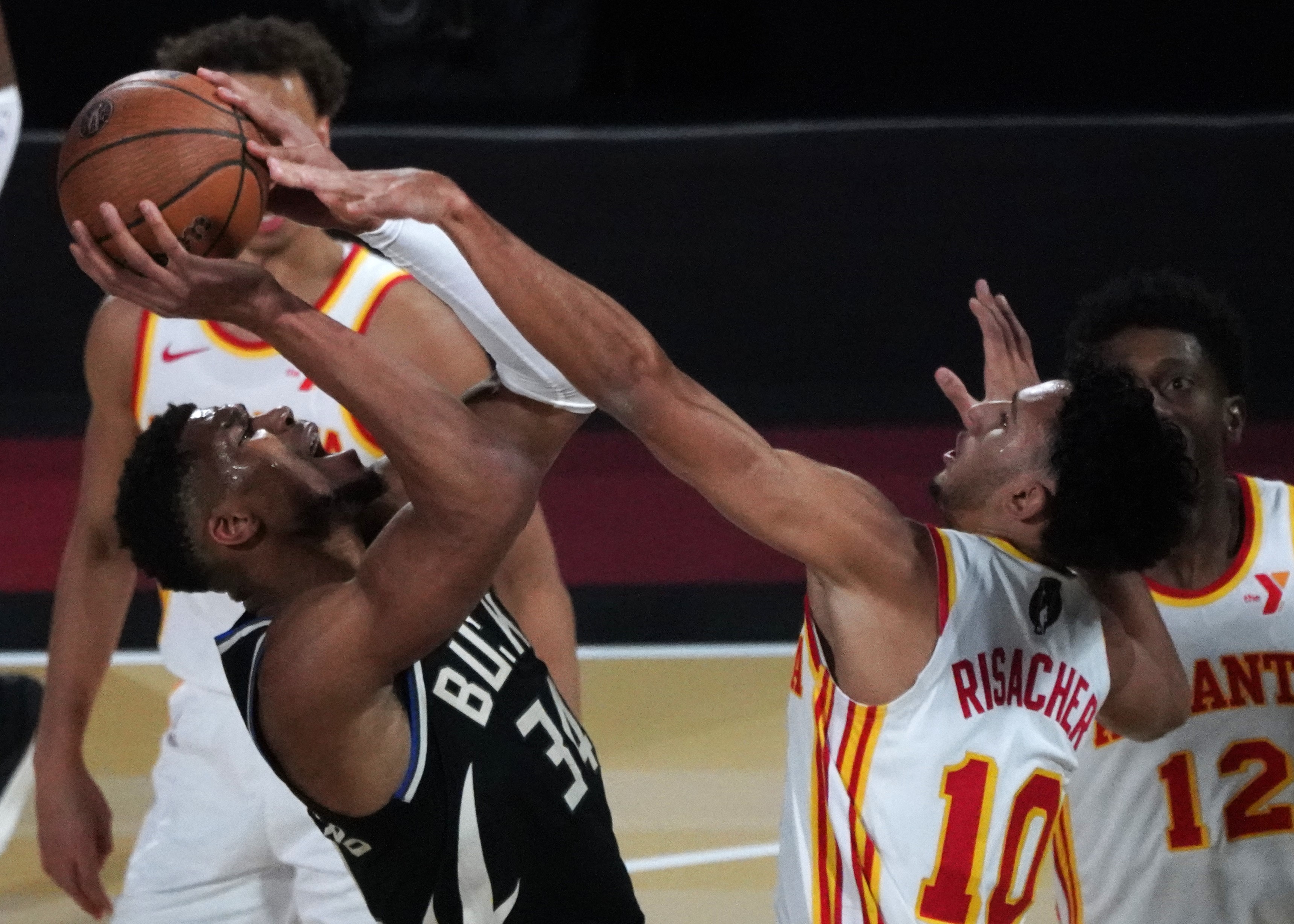 PG电子试玩-篮网大胜，击败雄鹿晋级东部决赛