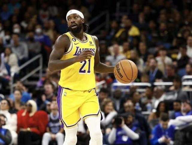 爵士翻盘德国男篮,贝弗利统治全场的简单介绍 爵士翻盘德国男篮,贝弗利统治全场的简单介绍