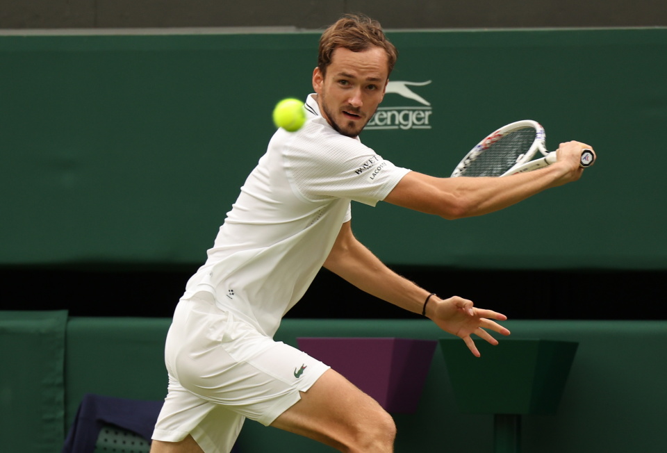 美国网球队爆冷英国网球队，梅德韦杰夫送出助攻的简单介绍