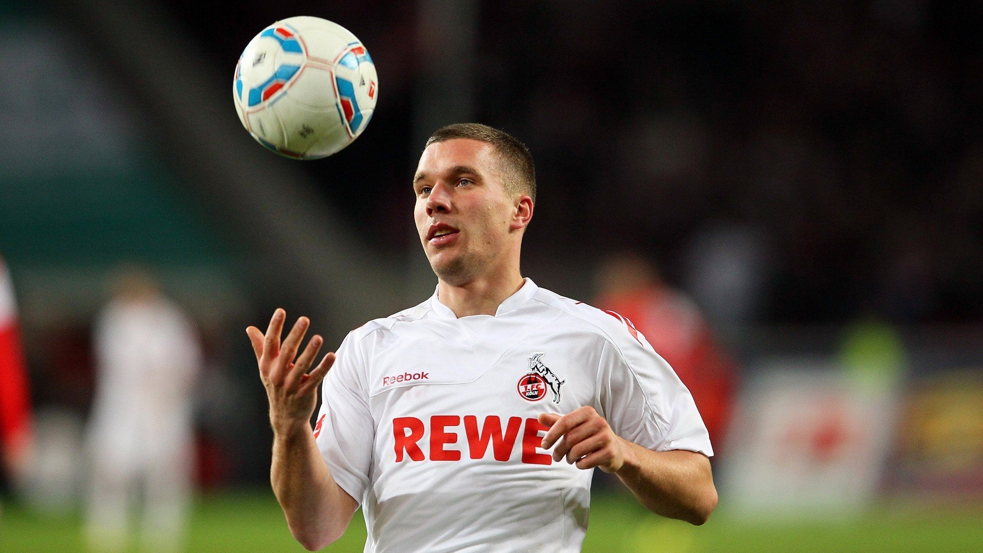 劳塔罗冠军级表现闪耀美洲杯,马里爆冷秘鲁折射足球不可预测之美